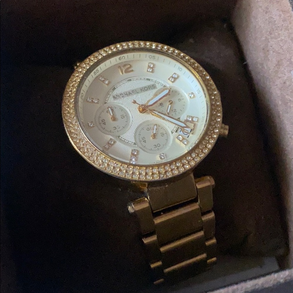 Michael Kors Watch.. comes with links and tags